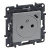 Niloe Step Gniazdo zasilające 2P+Z z USB typu C umieszczonym w plakietce, zaciski automatyczne, z przesłoną aluminium 863338