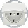 S.1/B.3/B.7 Gniazdo schuko z uziemieniem z pokrywą z przesłoną styków biały 47441909 HAGER