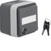 Berker W.1 Gniazdo pojedyncze SCHUKO na klucz z p. opisowym rózne zamki kompletne IP55 szary 47393505