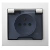 KIER Gniazdo pojedyncze z uziemieniem z przesłonami biały klapka dymna GPH-1WZP/00/d OSPEL