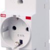 Gniazdo elektryczne ze stykiemochronnym E1175