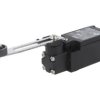 D4N-412G Wyłącznik krańcowy z dźwignią regulowaną o promieniu 25-89mm i rolką z tworzywa Ø17,5mm, konfiguracją wyjścia NO + NC