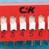 Przełącznik DIP 8-pozycyjny SPST THT 100 mA przy 25 V DC -40 → +85°C