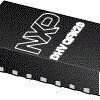 Bidirectional voltage-level translator for open-drain and push-pull applications