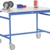 Manuflex BB4034.5012 STÓŁ podawczy, przenośny z płytą z blachy w kolorze niebieskim RAL 5012, szer. X gł. X wys.: 1250 x