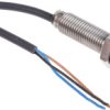 Czujnik zbliżeniowy M8 Indukcyjny 4 mm RS PRO Niewpuszczany 10 → 30 V dc długość 45mm Gwintowany