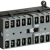 Stycznik miniaturowy VB7A-30-10-F-01 nawrotny 24 V AC - 3 NO - 0 NC konektory płaskie GJL1311913R0101