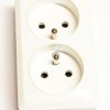 Gniazdo elektryczne natynkowe z uziemieniem podwójne 2x2P+Z