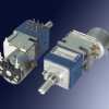 Potencjometr obrotowy 2x100k A RK271 z silnikiem oś gładka Alps
